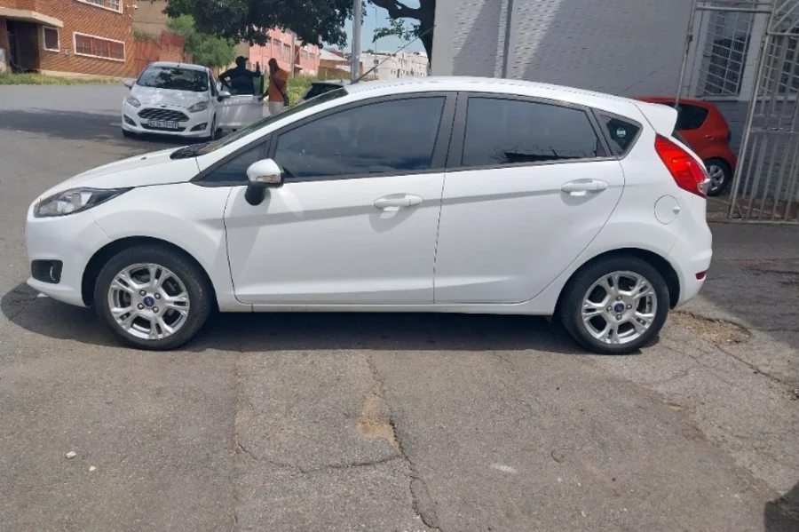 Used  2017 Ford Fiesta 5-door 1.0T Titanium - Venture Giant Investment