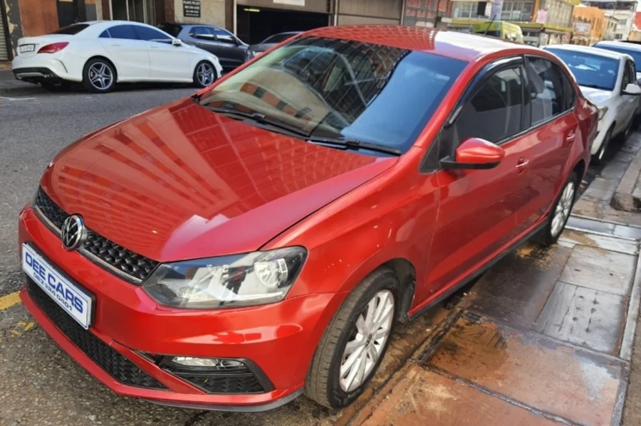 Used  2020 VW Polo sedan 1.4 Comfortline - Dee Cars