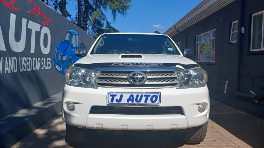 Used  2010 Toyota Fortuner 3.0D-4D 4x4 auto - TJ Auto Car Sales