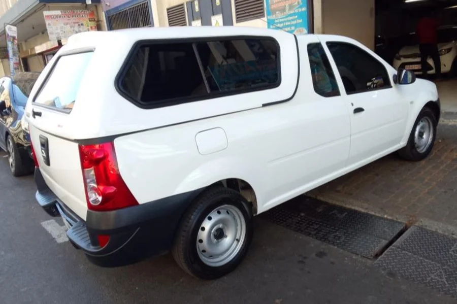 Used  2023 Nissan NP200 1.6i safety pack - Andy Auto