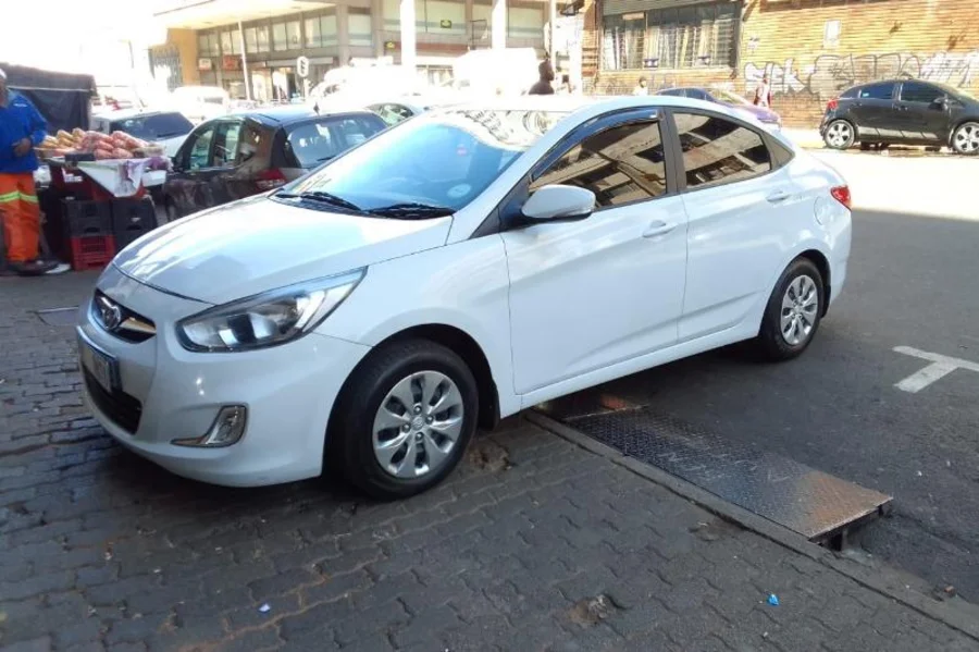 Used  2019 Hyundai Accent sedan 1.6 Fluid - Andy Auto
