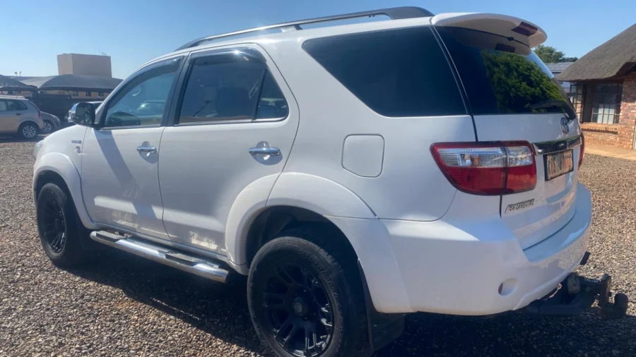 Used 2011 Toyota Fortuner 3.0D-4D - Private Dirk Used 2011 Toyota Fortuner 3.0D-4D - Private Dirk