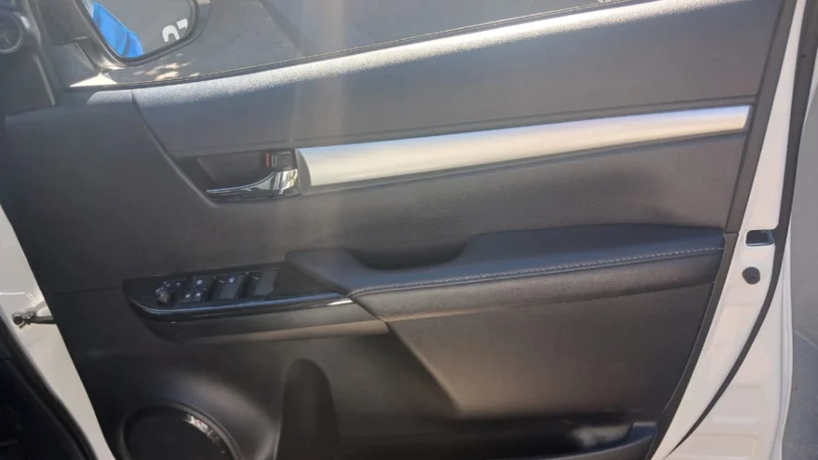 Used  2022 Toyota Hilux 2.8GD-6 double cab Raider auto - TJ Auto Car Sales