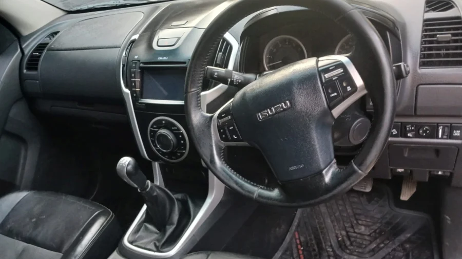 Used  2018 Isuzu KB 300D-Teq double cab 4x4 LX - TJ Auto Car Sales