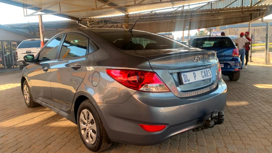 Used  2019 Hyundai Accent sedan 1.6 Motion - DL Preowned Cars