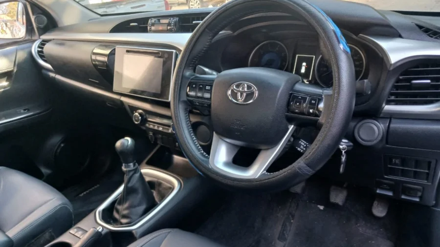 Used 2016 Toyota Hilux 2.8GD-6 double cab Raider Dakar - TJ Auto Car Sales Used 2016 Toyota Hilux 2.8GD-6 double cab Raider Dakar - TJ Auto Car Sales