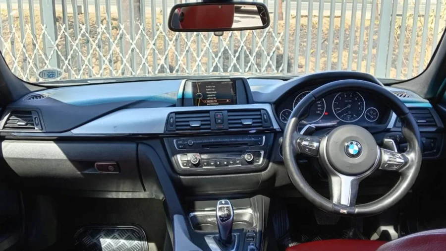 Used  2015 BMW 3 Series 320i M Sport sports-auto - THE GLEN CARZ