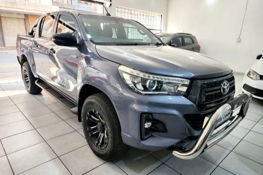 Used 2018 Toyota Hilux 2.8GD-6 double cab 4x4 Raider Dakar auto - Dee Cars Used 2018 Toyota Hilux 2.8GD-6 double cab 4x4 Raider Dakar auto - Dee Cars