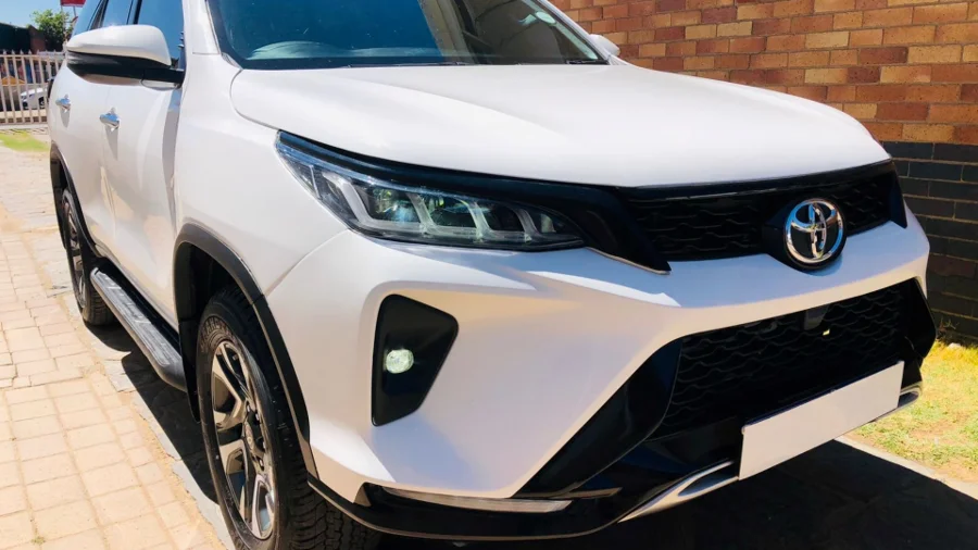 Used 2021 Toyota Hilux 2.4GD-6 double cab SRX - SG Cars Used 2021 Toyota Hilux 2.4GD-6 double cab SRX - SG Cars