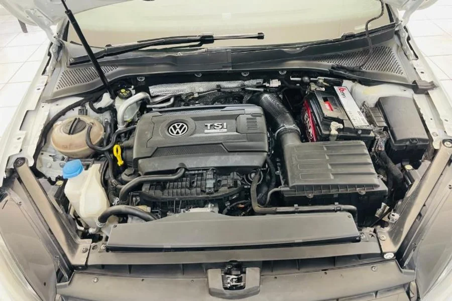 Used  2017 VW Golf R - Dee Cars