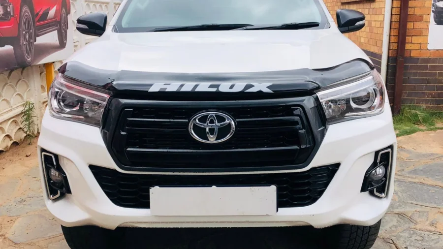 Used 2017 Toyota Hilux 2.4GD-6 Xtra cab SRX - SG Cars Used 2017 Toyota Hilux 2.4GD-6 Xtra cab SRX - SG Cars