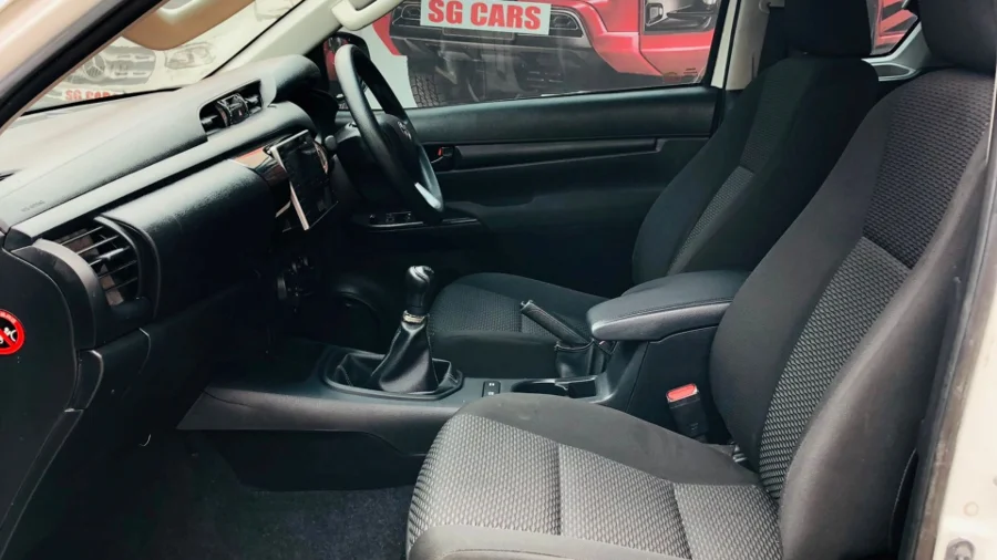 Used 2017 Toyota Hilux 2.4GD-6 Xtra cab SRX - SG Cars Used 2017 Toyota Hilux 2.4GD-6 Xtra cab SRX - SG Cars