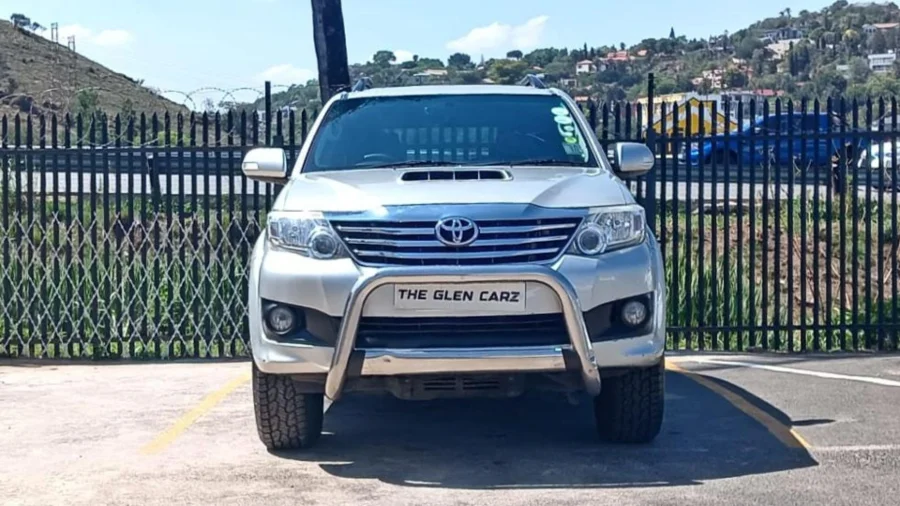 Used 2014 Toyota Fortuner 3.0D-4D 4x4 auto - THE GLEN CARZ Used 2014 Toyota Fortuner 3.0D-4D 4x4 auto - THE GLEN CARZ