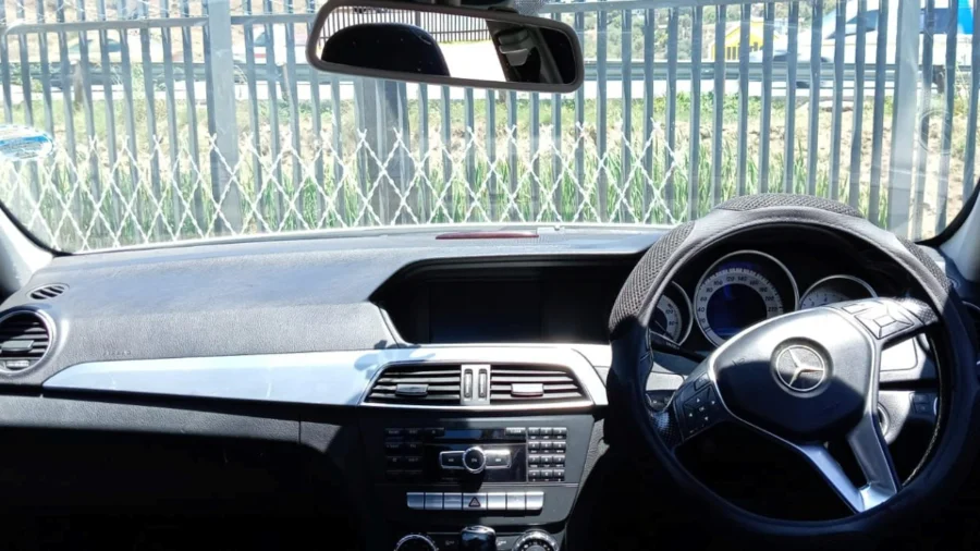 Used 2012 Mercedes Benz C-Class C200 Avantgarde - THE GLEN CARZ Used 2012 Mercedes Benz C-Class C200 Avantgarde - THE GLEN CARZ