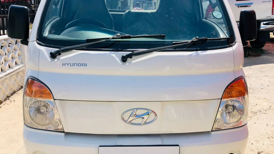 Used 2012 Hyundai Accent sedan 1.6 Motion - SG Cars Used 2012 Hyundai Accent sedan 1.6 Motion - SG Cars