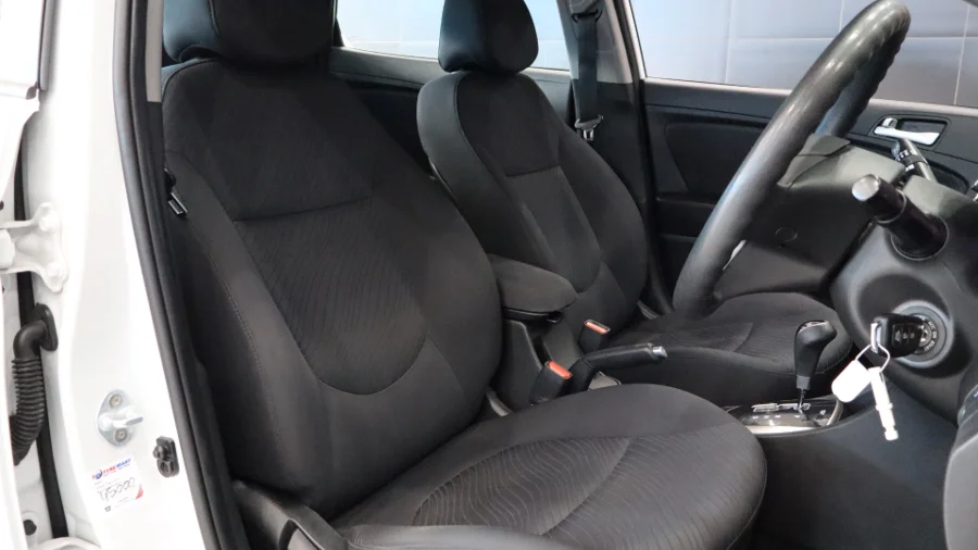 Used 2018 Hyundai Accent sedan 1.6 Fluid auto - Golden Era Motors Used 2018 Hyundai Accent sedan 1.6 Fluid auto - Golden Era Motors