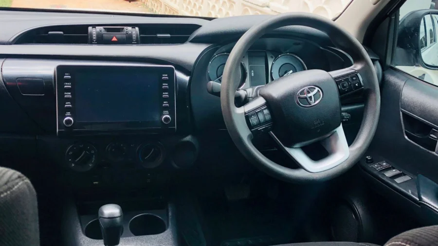 Used 2022 Toyota Hilux 2.4GD-6 double cab SRX - SG Cars Used 2022 Toyota Hilux 2.4GD-6 double cab SRX - SG Cars