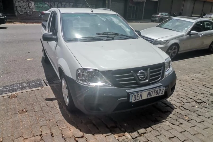 Used  2016 Nissan NP200 1.6i safety pack - Ben Auto