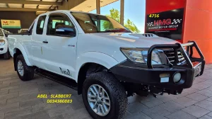 Used  2015 Toyota Hilux 3.0D-4D Xtra cab Raider Dakar edition