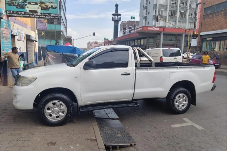 Used  2016 Toyota Hilux 2.5D-4D raised body SRX - Ben Auto
