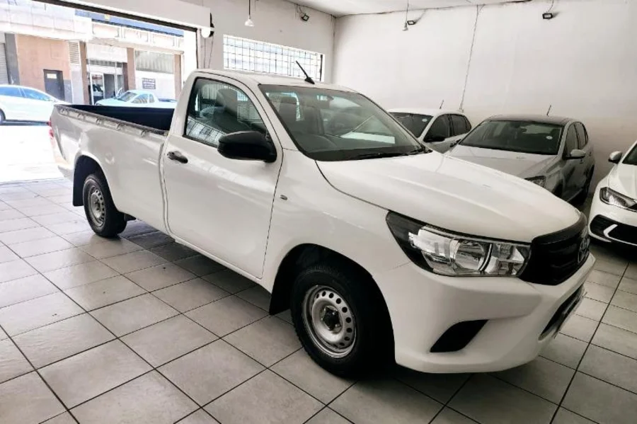 Used 2018 Toyota Hilux 2.4GD-6 single cab SR - Dee Cars Used 2018 Toyota Hilux 2.4GD-6 single cab SR - Dee Cars