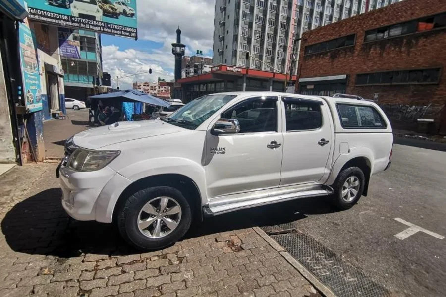 Used  2011 Toyota Hilux 3.0D-4D 4x4 Raider Dakar edition - Ben Auto