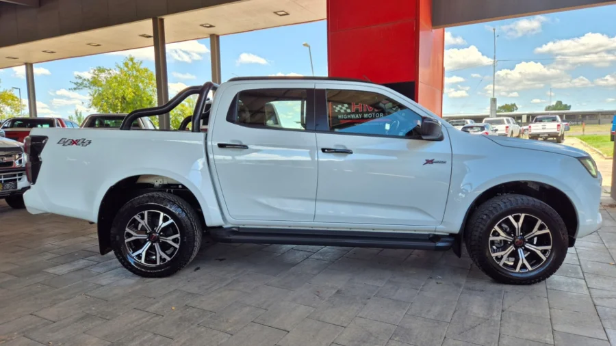 Used  2024 Isuzu D-Max 1.9TD double cab LS X-Rider 4x4 auto - Highway Motors