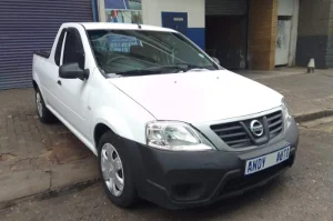 Used  2013 Nissan NP200 1.6i