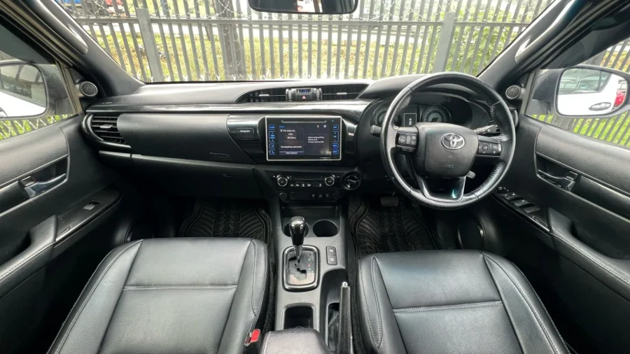 Used  2020 Toyota Hilux 2.8GD-6 double cab 4x4 Raider Dakar auto - THE GLEN CARZ