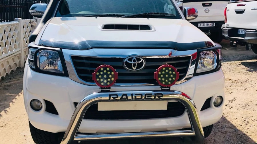 Used 2014 Toyota Hilux 3.0D-4D double cab Raider - SG Cars Used 2014 Toyota Hilux 3.0D-4D double cab Raider - SG Cars