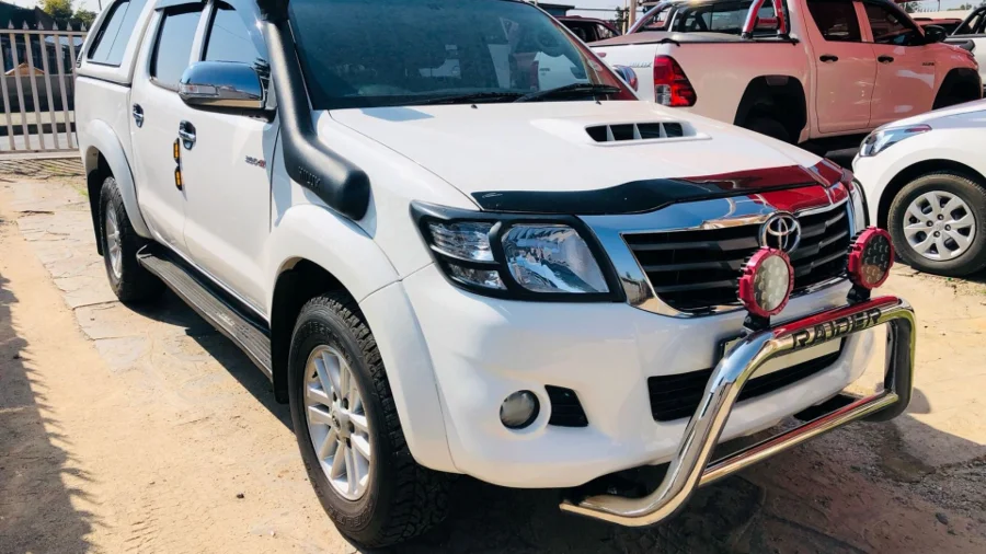 Used 2014 Toyota Hilux 3.0D-4D double cab Raider - SG Cars Used 2014 Toyota Hilux 3.0D-4D double cab Raider - SG Cars