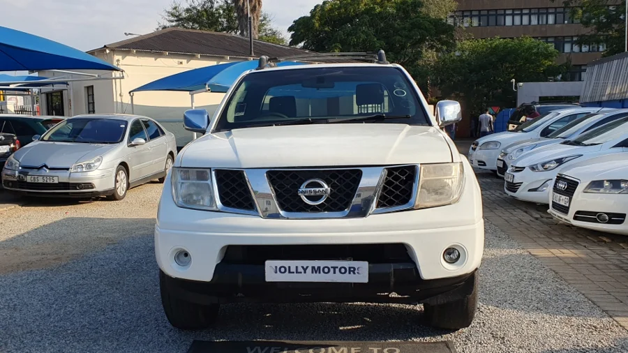 Used  2016 Nissan Navara 2.5DDTi double cab SE manual - Nolly Motors