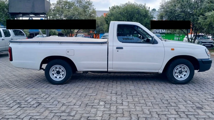 Used  2006 Nissan Hardbody 2.7D - Visslog