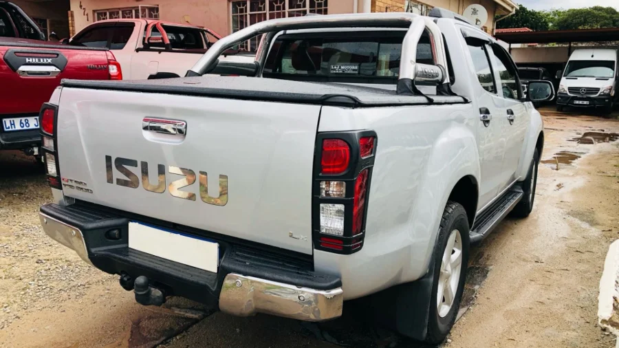 Used 2014 Isuzu KB 300D-Teq double cab LX auto - SG Cars Used 2014 Isuzu KB 300D-Teq double cab LX auto - SG Cars