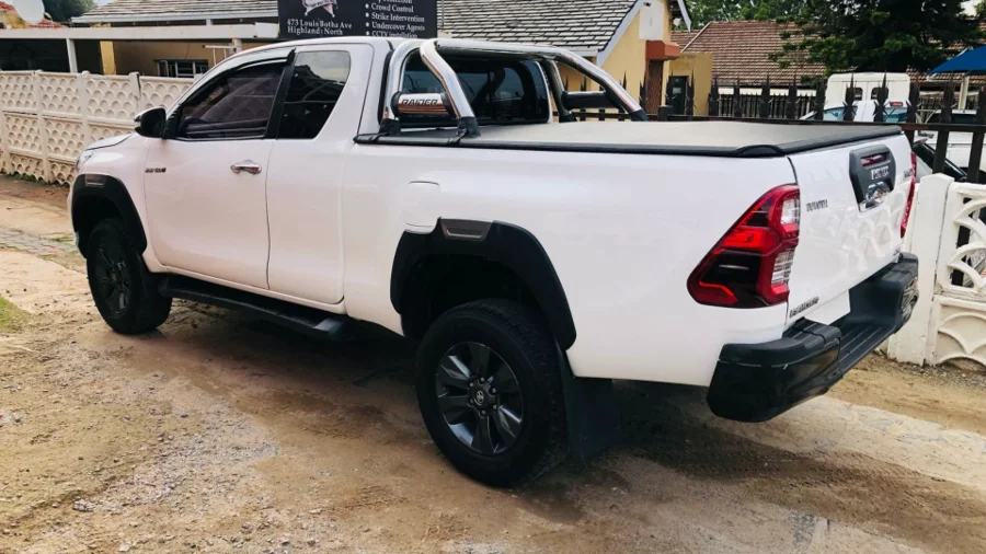 Used  2017 Toyota Hilux 2.8GD-6 Xtra cab 4x4 Raider Dakar - SG Cars
