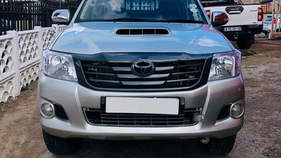 Used  2014 Toyota Hilux 3.0D-4D double cab Raider - SG Cars