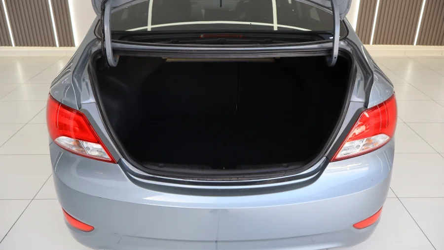 Used 2019 Hyundai Accent sedan 1.6 Fluid - Golden Era Motors Used 2019 Hyundai Accent sedan 1.6 Fluid - Golden Era Motors