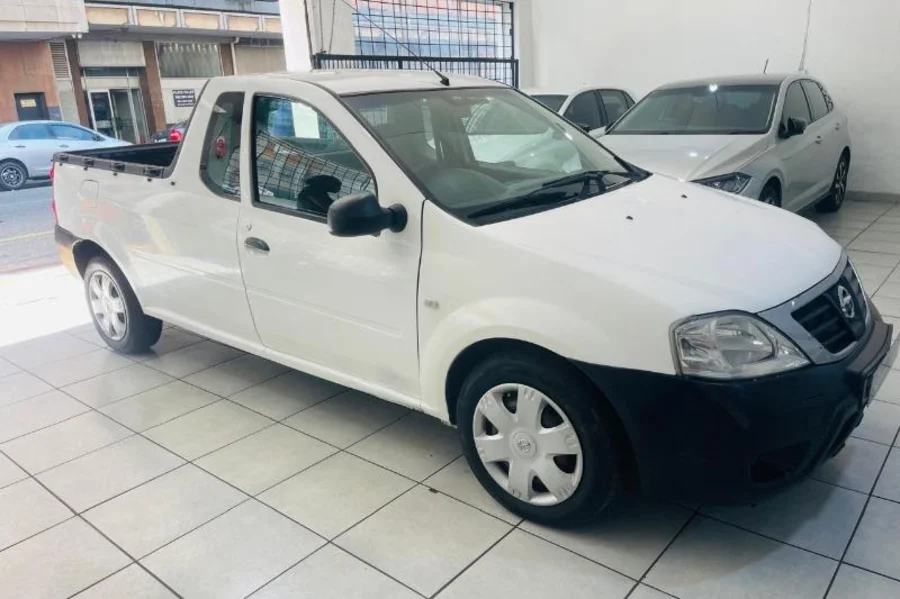 Used 2017 Nissan NP200 1.6i safety pack - GAPP Motors Used 2017 Nissan NP200 1.6i safety pack - GAPP Motors