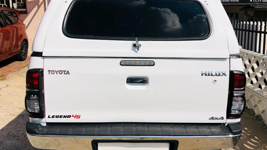 Used 2015 Toyota Hilux 3.0D-4D double cab 4x4 Raider - SG Cars