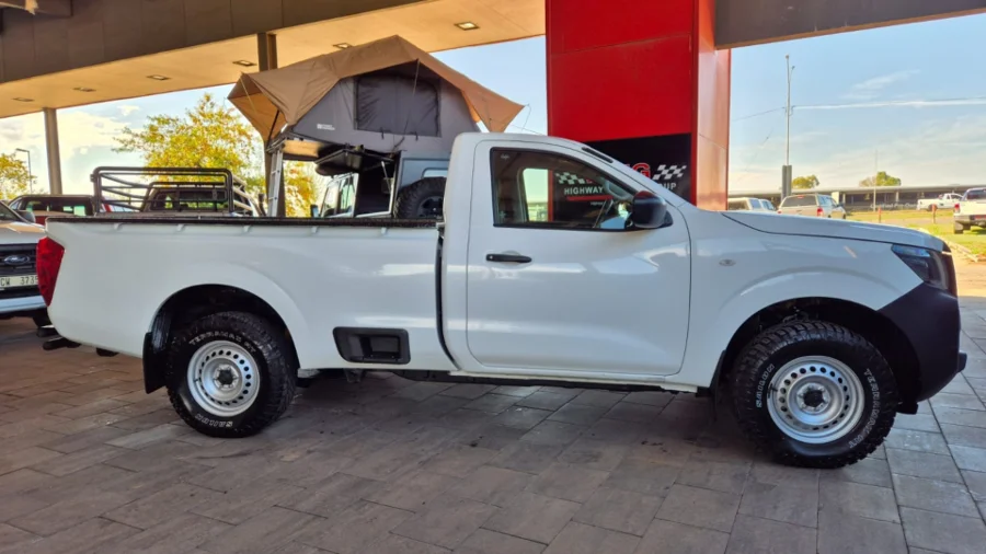 Used 2022 Nissan Navara 2.5DDTi single cab SE 4x4 - Highway Motors