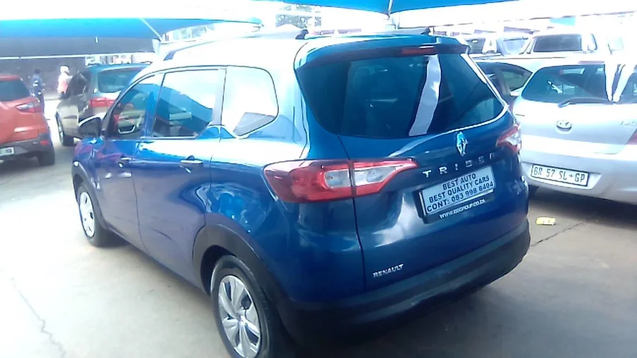 Used  2023 Renault Triber 1.0 Life - Best Motor Trading