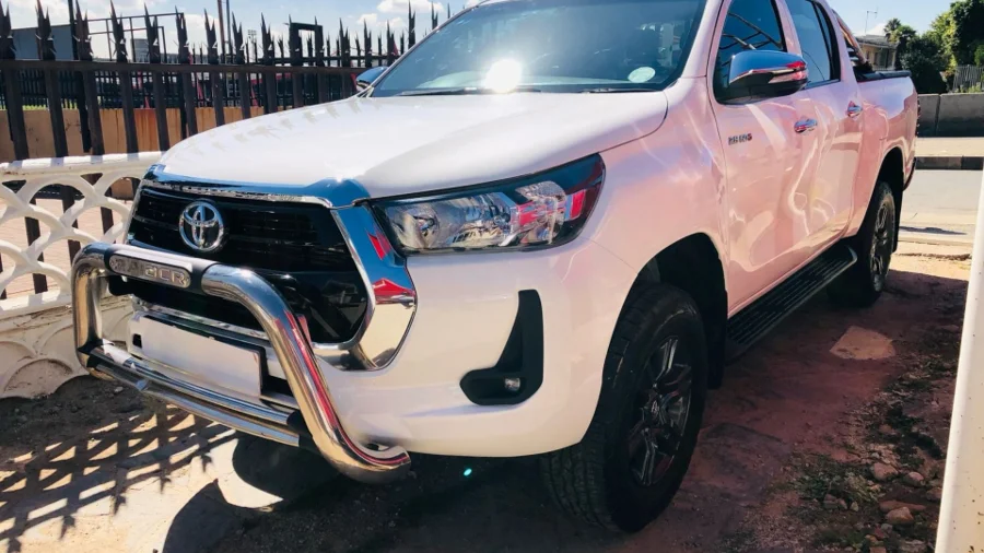 Used 2017 Toyota Hilux 2.8GD-6 double cab Raider Dakar auto - SG Cars Used 2017 Toyota Hilux 2.8GD-6 double cab Raider Dakar auto - SG Cars