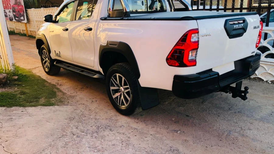 Used 2019 Toyota Hilux 2.8GD-6 double cab 4x4 Raider auto - SG Cars Used 2019 Toyota Hilux 2.8GD-6 double cab 4x4 Raider auto - SG Cars