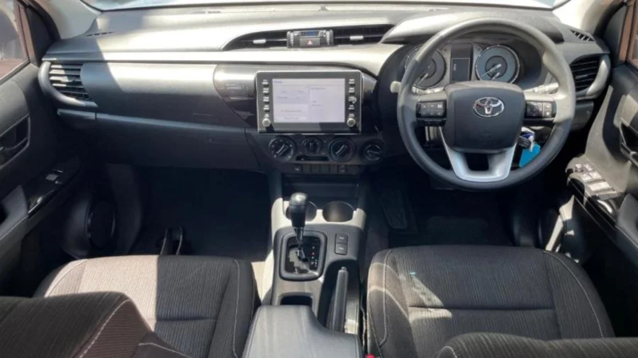 New 2025 Toyota Hilux 2.4GD-6 double cab Raider auto - Halfway Toyota Honeydew New 2025 Toyota Hilux 2.4GD-6 double cab Raider auto - Halfway Toyota Honeydew