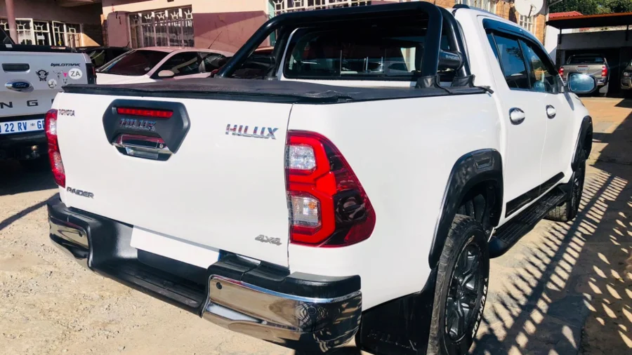Used  2021 Toyota Hilux 2.4GD-6 double cab 4x4 Raider manual - SG Cars