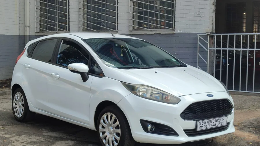 Used  2015 Ford Fiesta 5-door 1.4 Ambiente - Venture Giant Investment