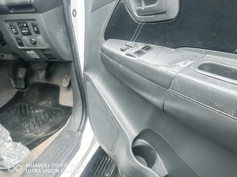 Used  2013 Toyota Hilux 3.0D-4D Xtra cab Raider Dakar edition - GTT Motors