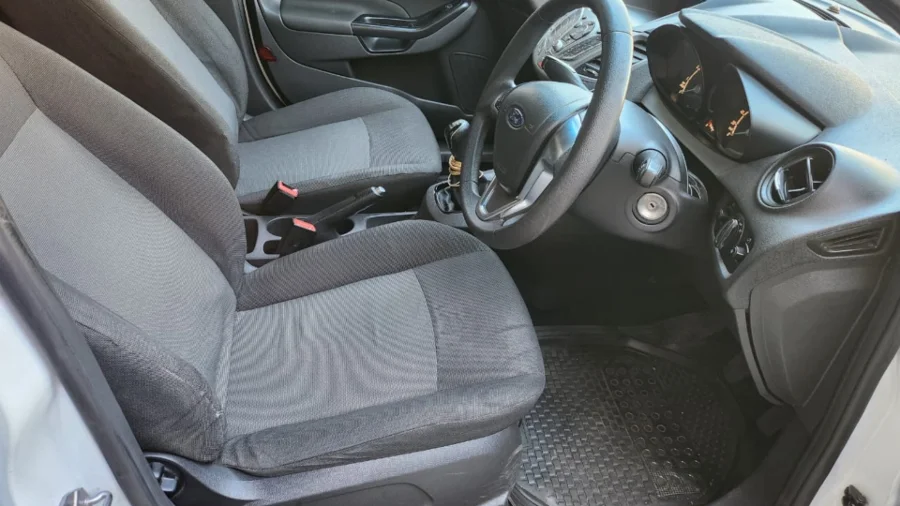 Used  2015 Ford Fiesta 5-door 1.4 Ambiente - Venture Giant Investment