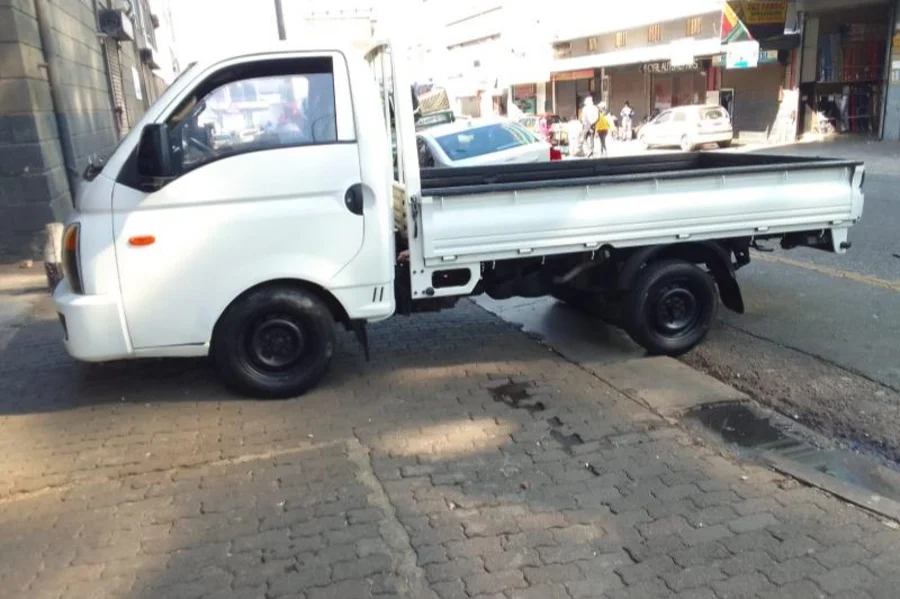 Used  2013 Hyundai H-100 Bakkie 2.6D tipper (aircon) - Andy Auto
