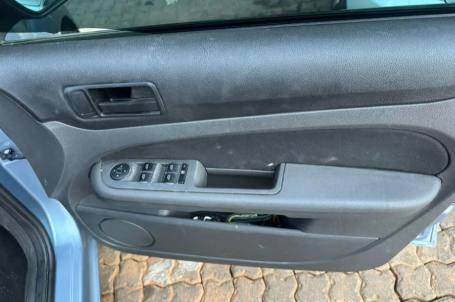 Used  2008 Ford Focus 2.0 sedan Trend auto - Happy DC Motors